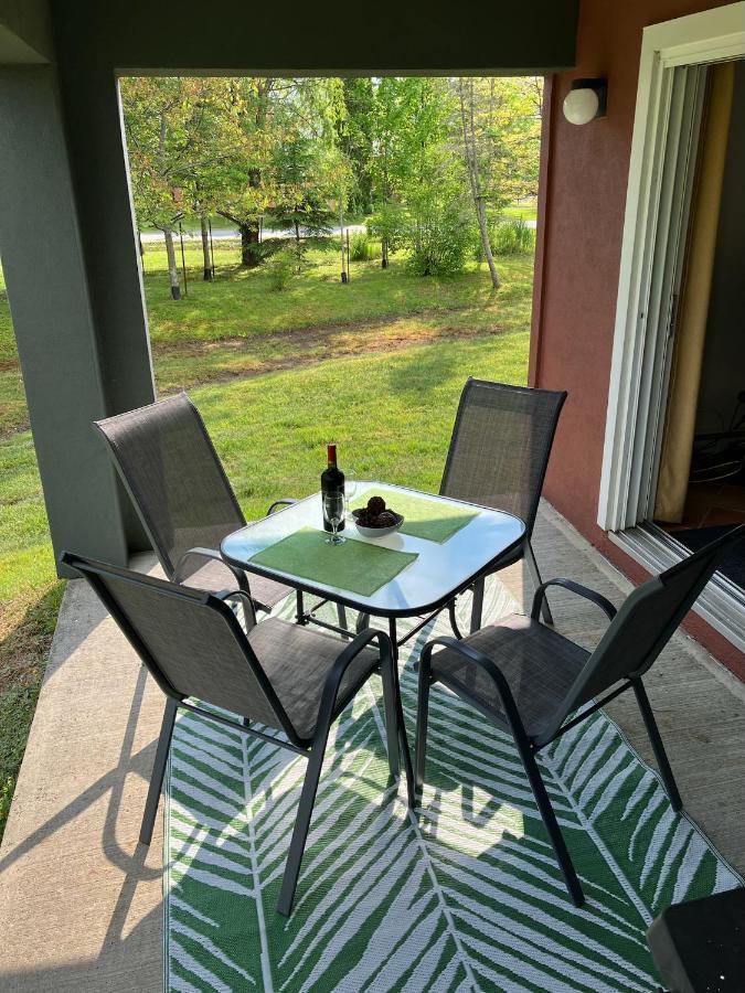 Superbe Condo Plage-Memphremagog Exterior foto